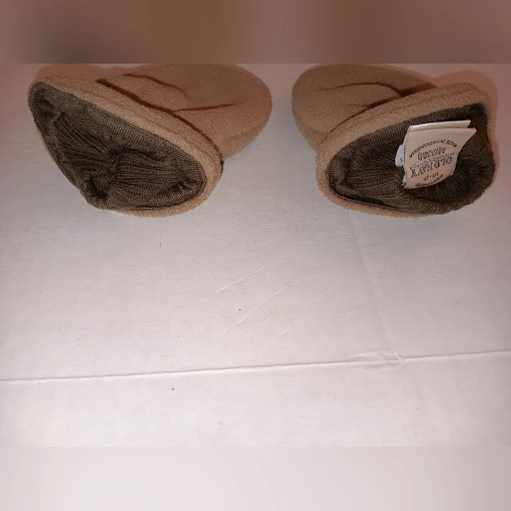 Old Navy Tan and Brown Fleece Mittens For Baby Toddler